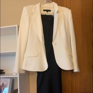 LAST SALE DAY!!!!!Anne Klein Fully lined Black/Cream suit. Size 8P